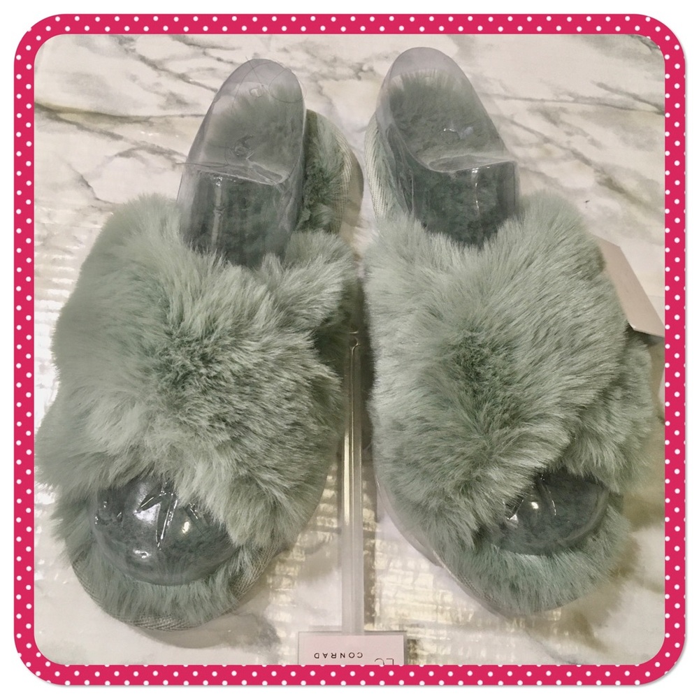 💝 LC LAUREN CONRAD 💝 X band faux fur slide/ fuzzy slippers size medium 7-8